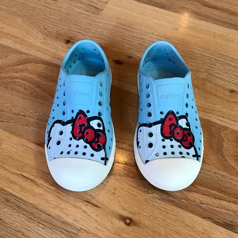 Hello Kitty Natives